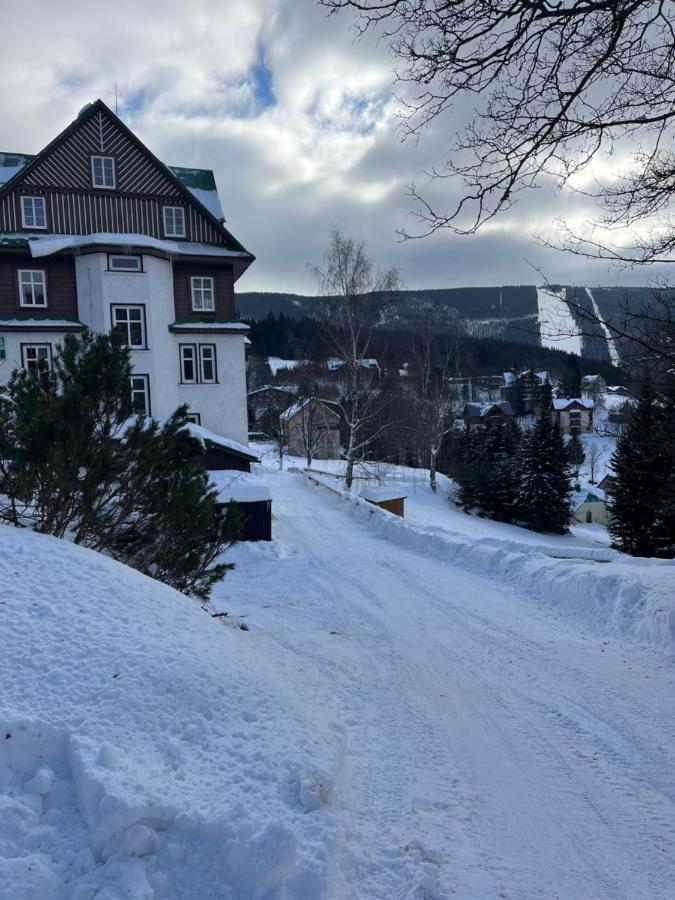 Astoria Inn Špindlerŭv Mlýn Exterior foto