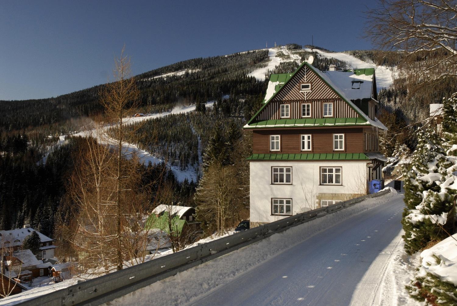 Astoria Inn Špindlerŭv Mlýn Exterior foto